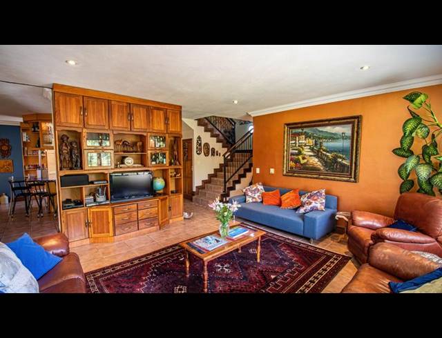 3 BEDROOM HOUSE FOR SALE IN MIDSTREAM ESTATE